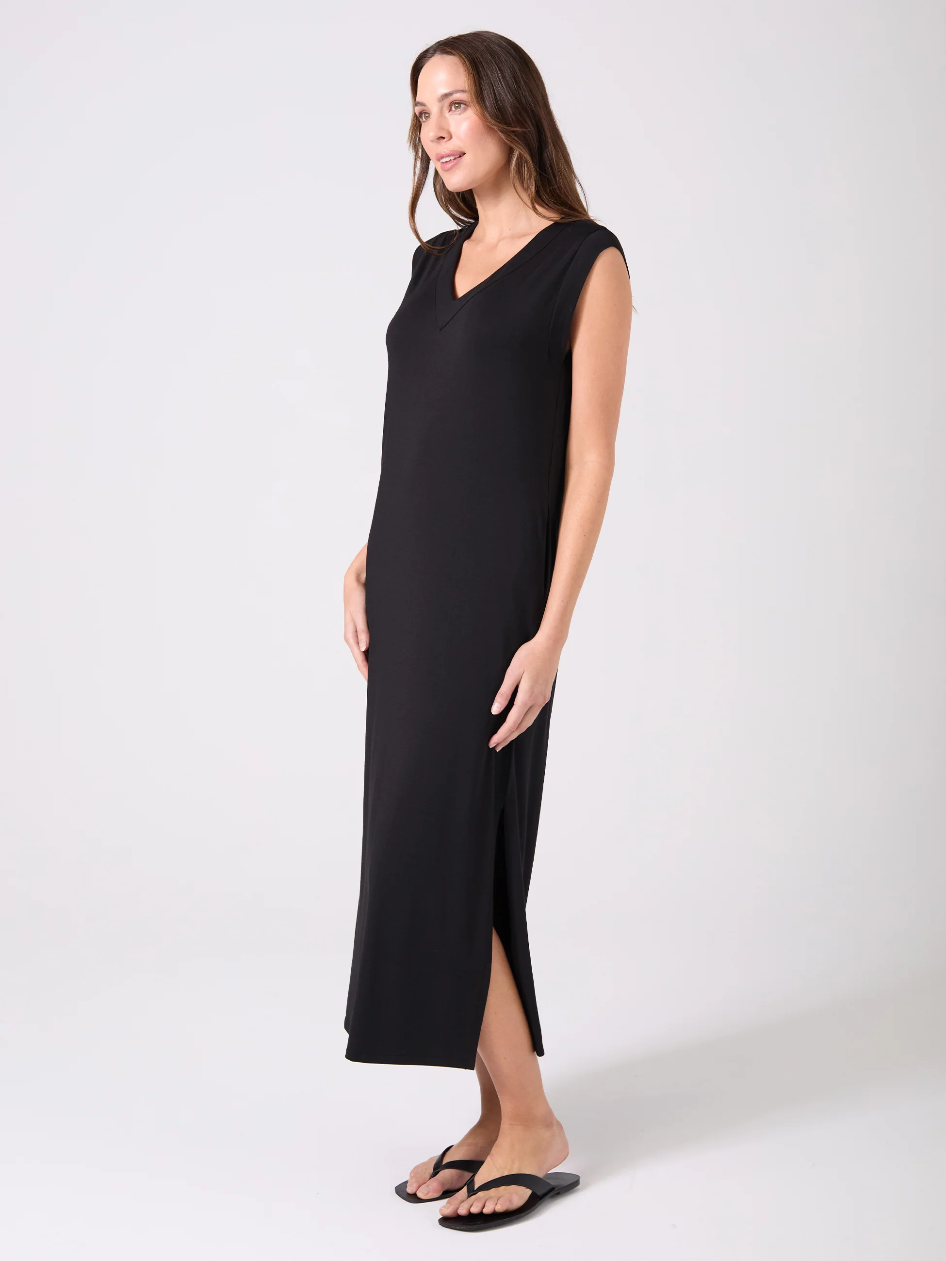 Everly V Neck Maxi Dress - Black - Image 3