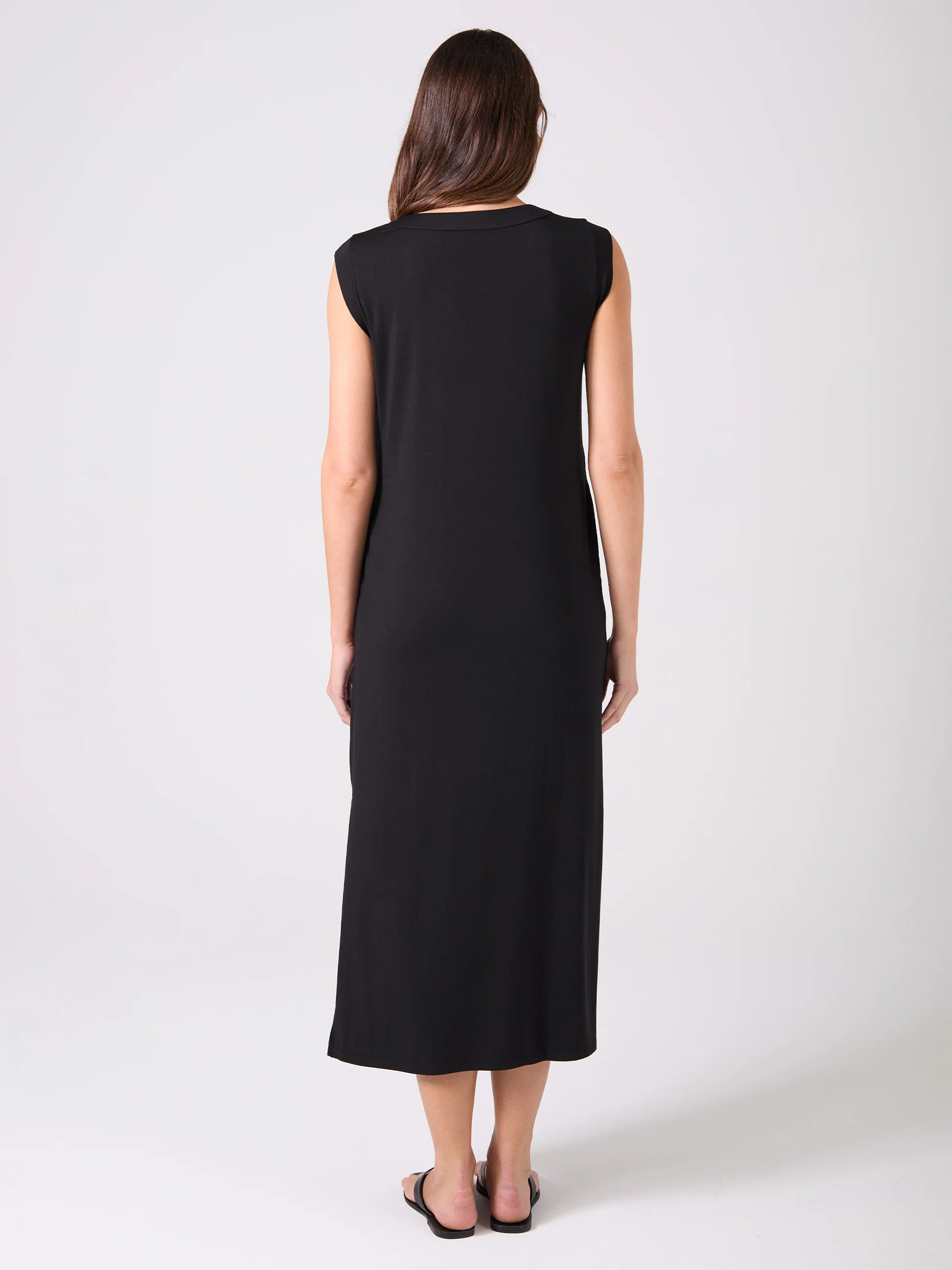 Everly V Neck Maxi Dress - Black - Image 4