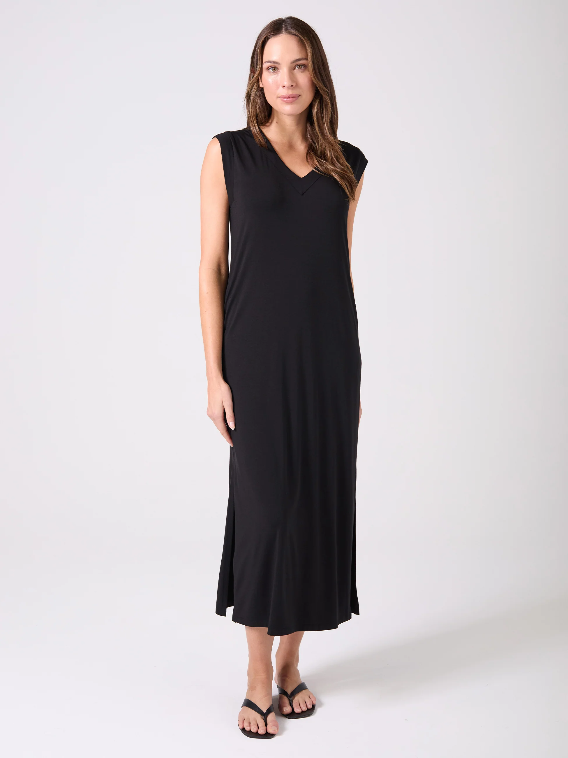 Everly V Neck Maxi Dress - Black - Image 7