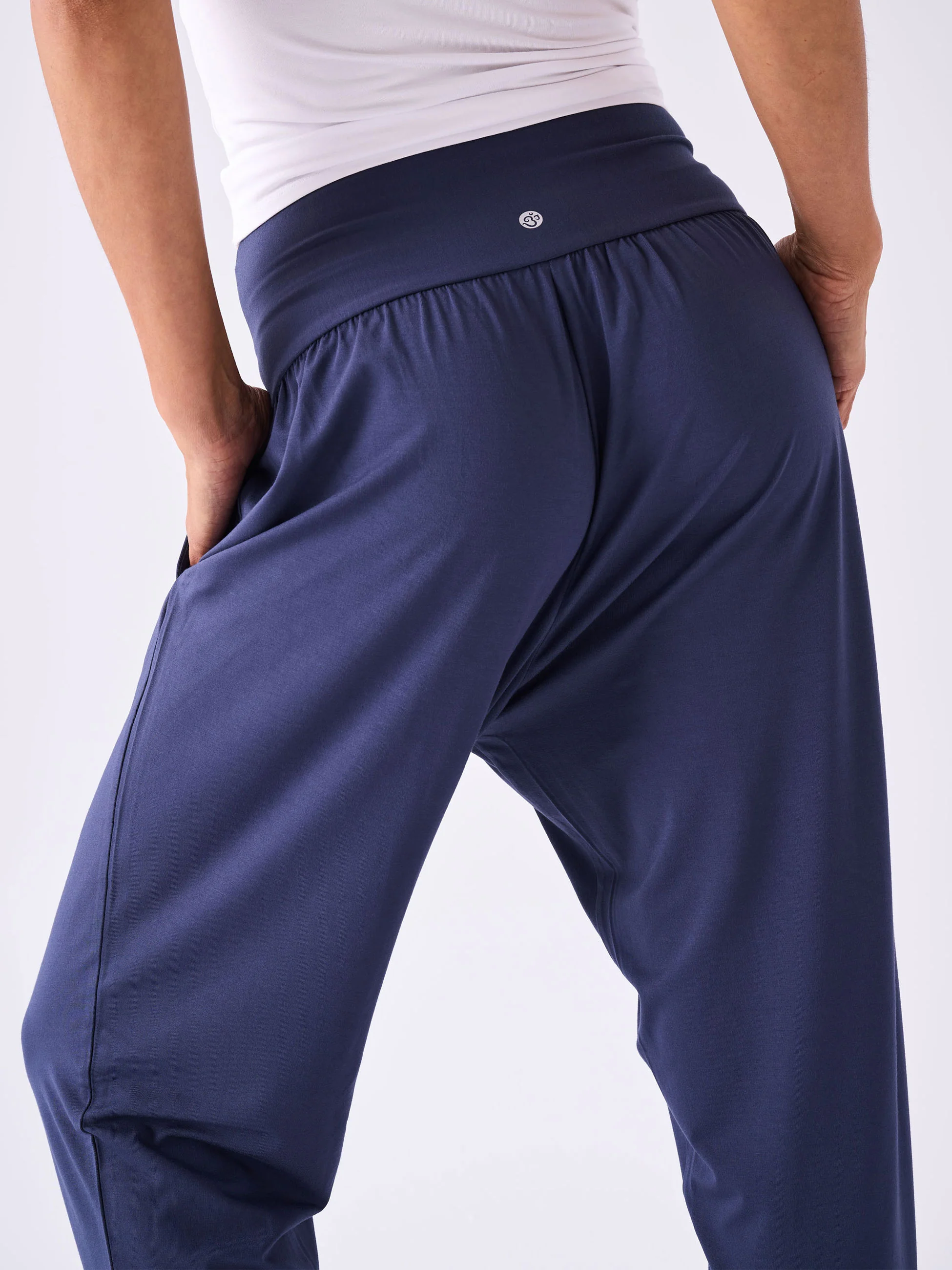 Nomad Relax Pant - Navy - Image 4