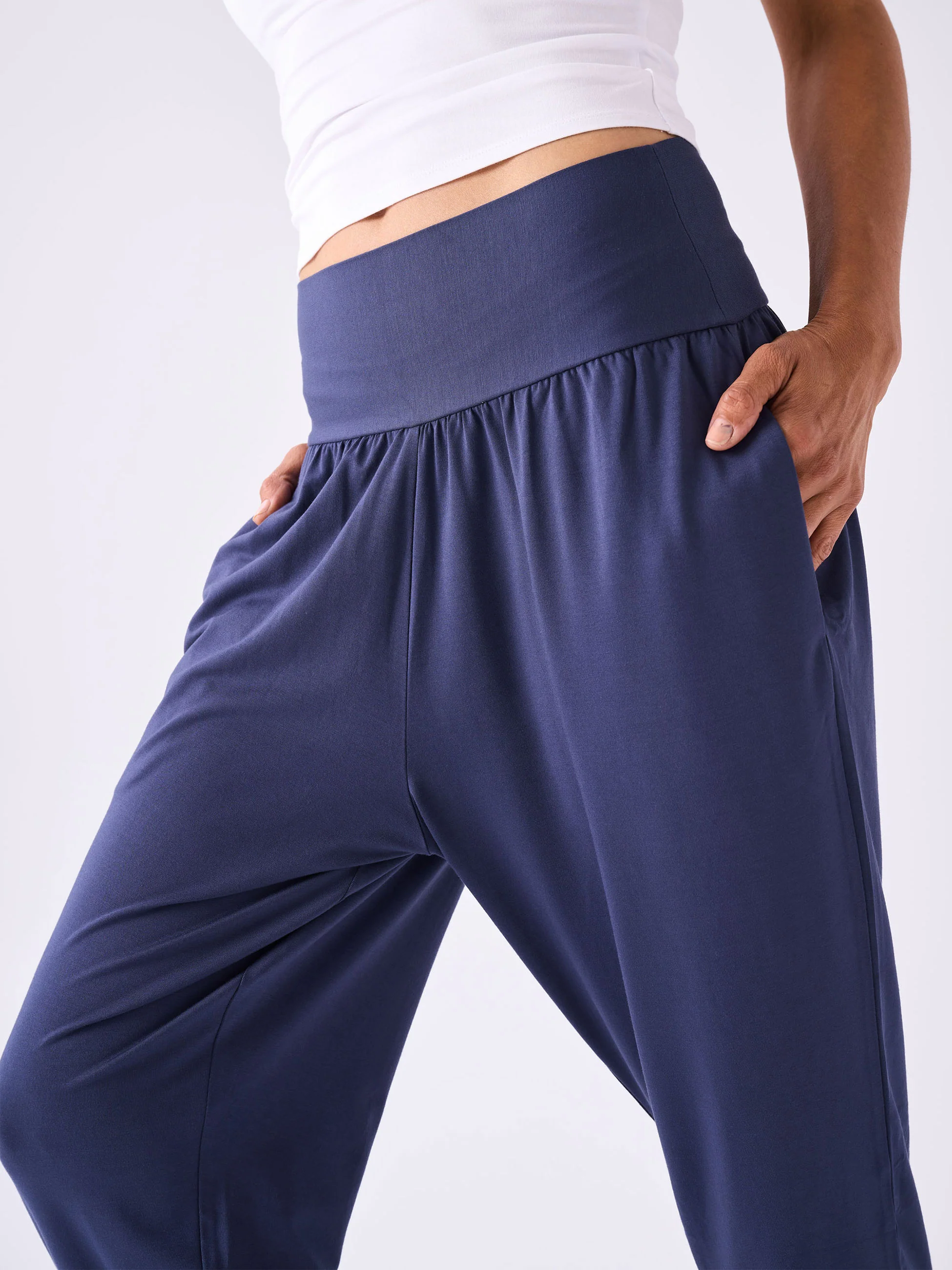 Nomad Relax Pant - Navy - Image 5