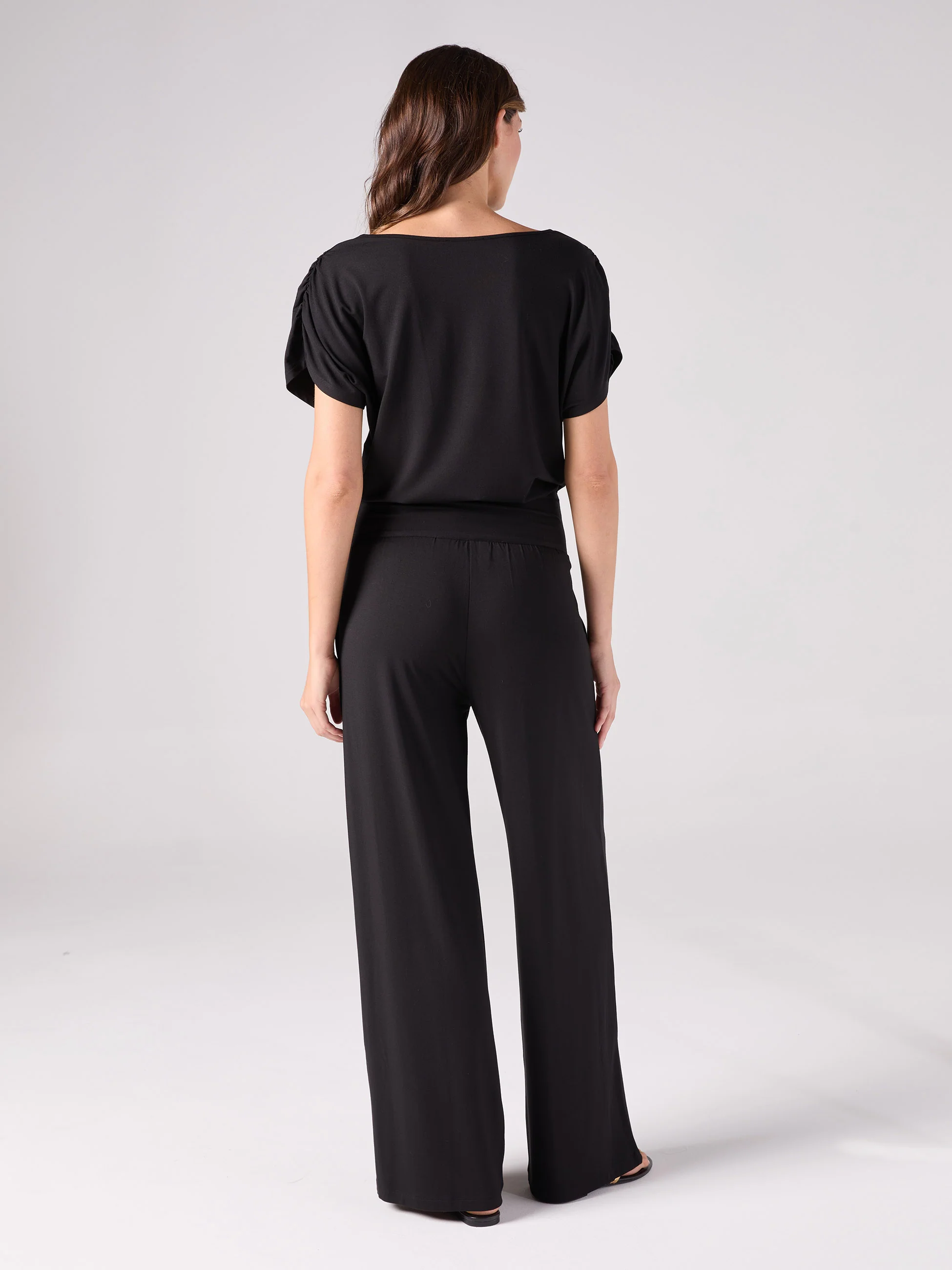 Rouch Sleeve Luxe Layer - Black - Image 4